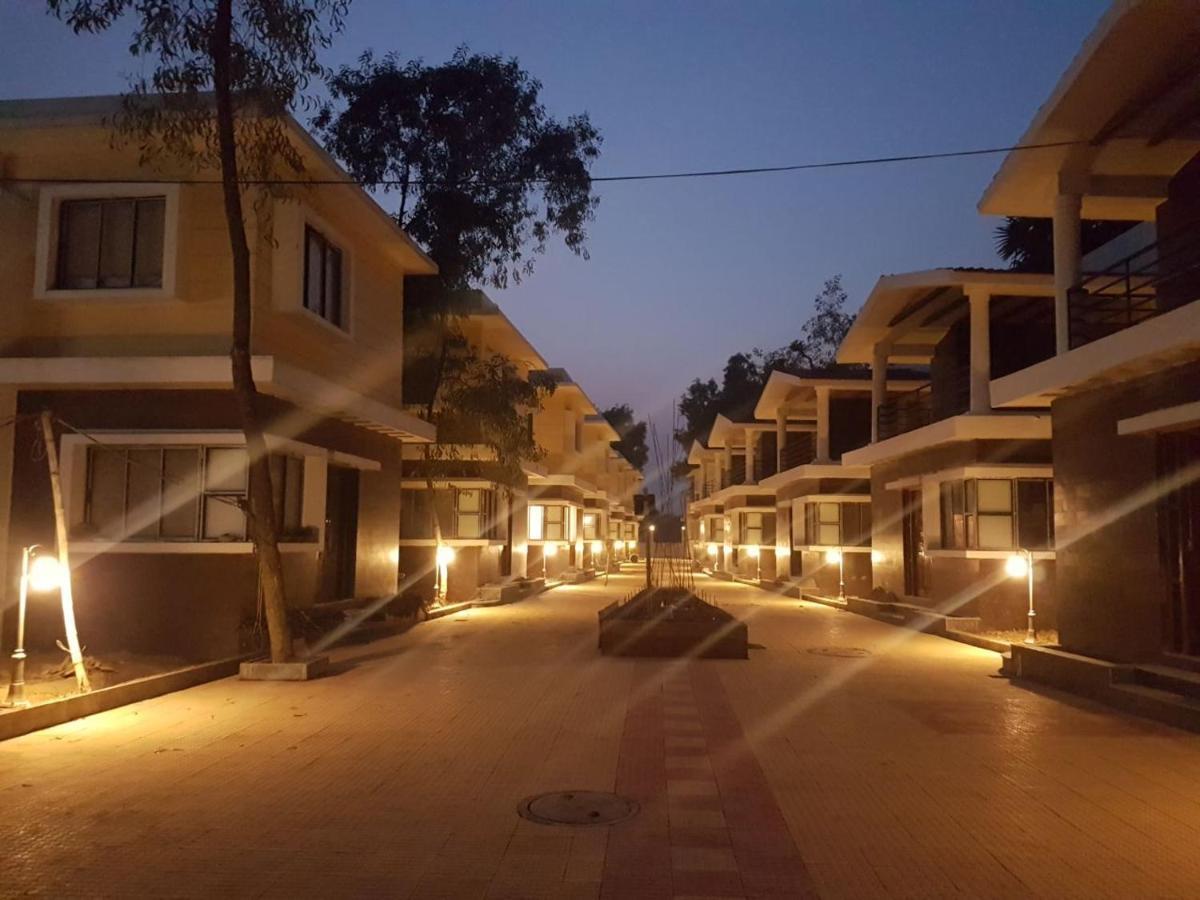 Panthashala Santiniketan Hotel Sri Niketan Buitenkant foto